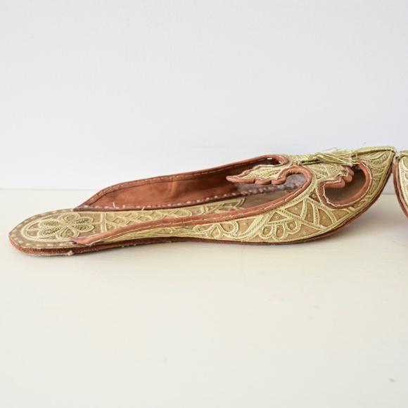 Ornate Gold Embroidered and Leather Shoes Slippers w/ Tassel Size 40 - Picture 9 of 13